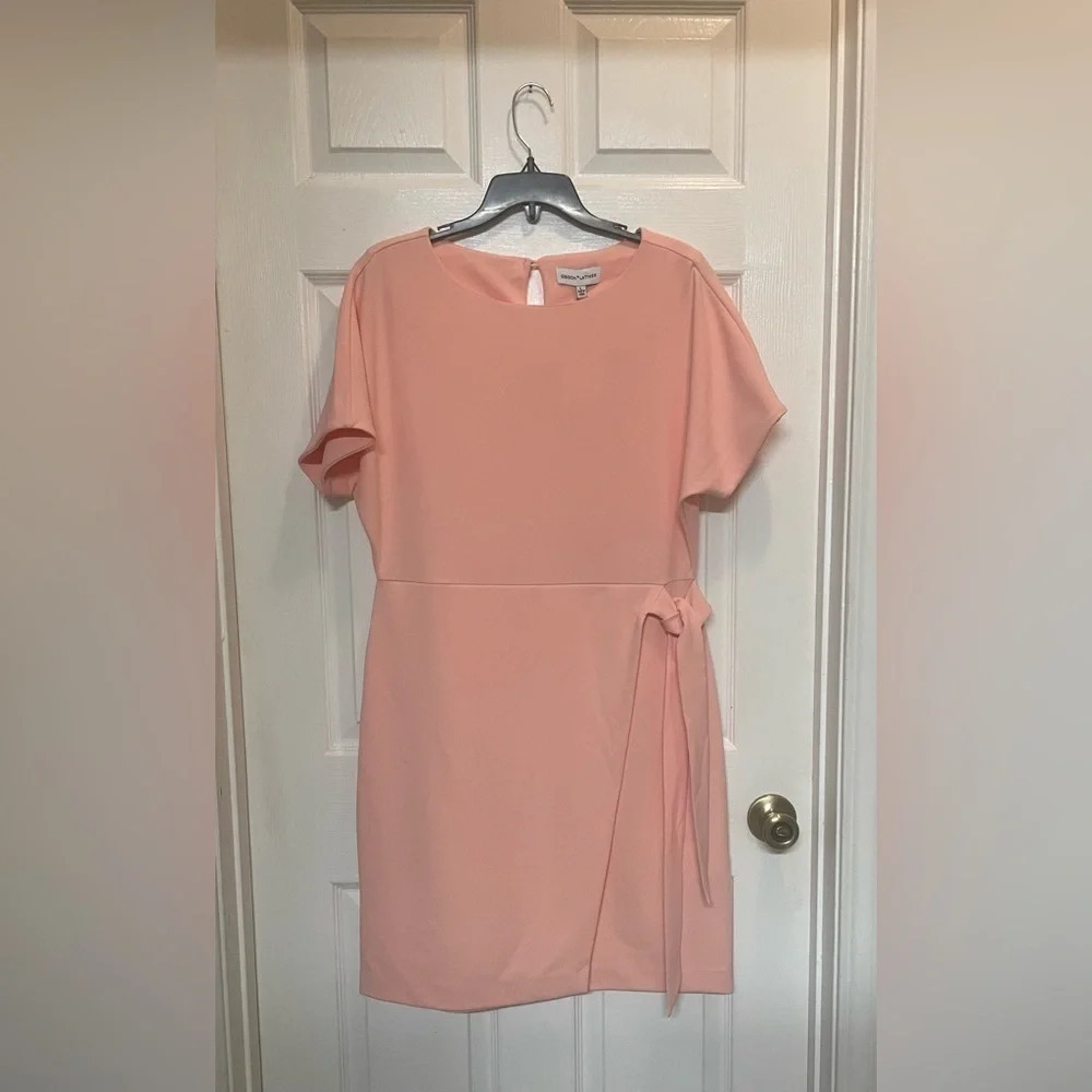 Gibson Latimer Truly Peach Faux Wrap Knee Length Dress Size Large NWT